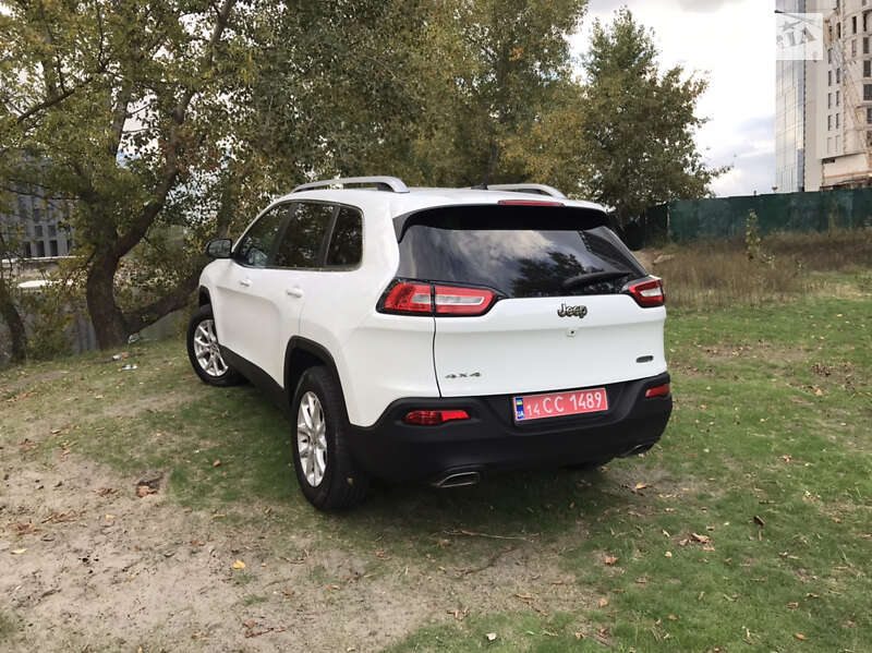 Внедорожник / Кроссовер Jeep Cherokee 2015 в Киеве