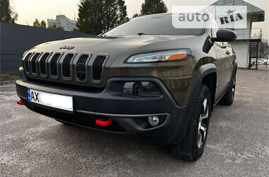 Внедорожник / Кроссовер Jeep Cherokee 2015 в Харькове