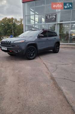 Внедорожник / Кроссовер Jeep Cherokee 2014 в 