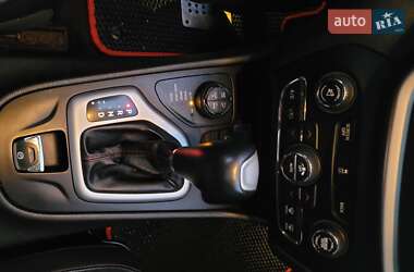 Внедорожник / Кроссовер Jeep Cherokee 2014 в 