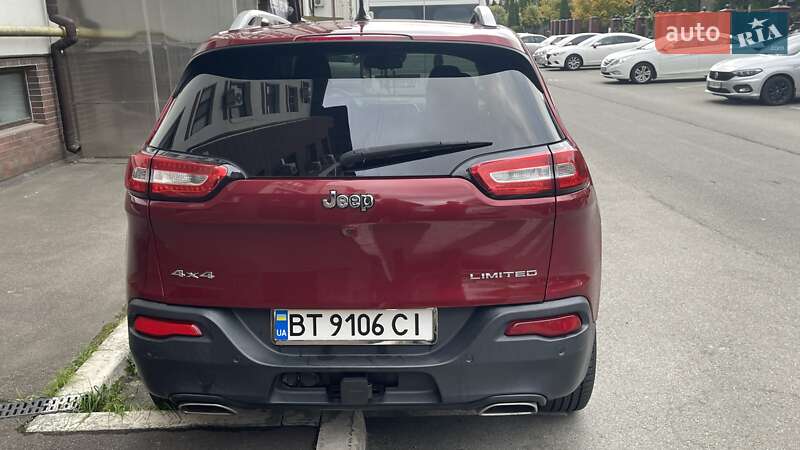 Внедорожник / Кроссовер Jeep Cherokee 2015 в Киеве
