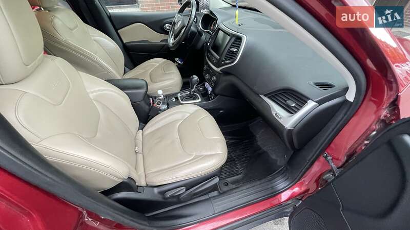 Внедорожник / Кроссовер Jeep Cherokee 2015 в Киеве