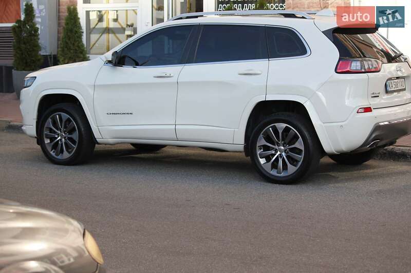Внедорожник / Кроссовер Jeep Cherokee 2018 в Киеве