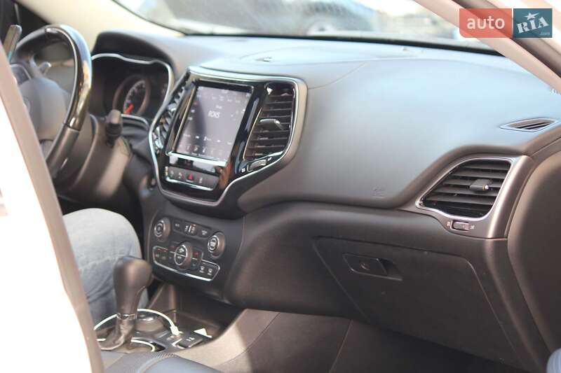 Внедорожник / Кроссовер Jeep Cherokee 2018 в Киеве