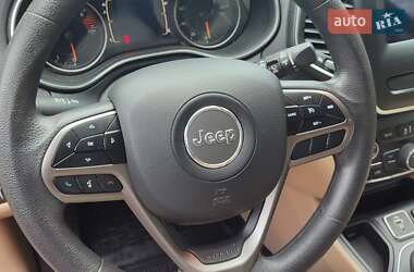 Внедорожник / Кроссовер Jeep Cherokee 2018 в 