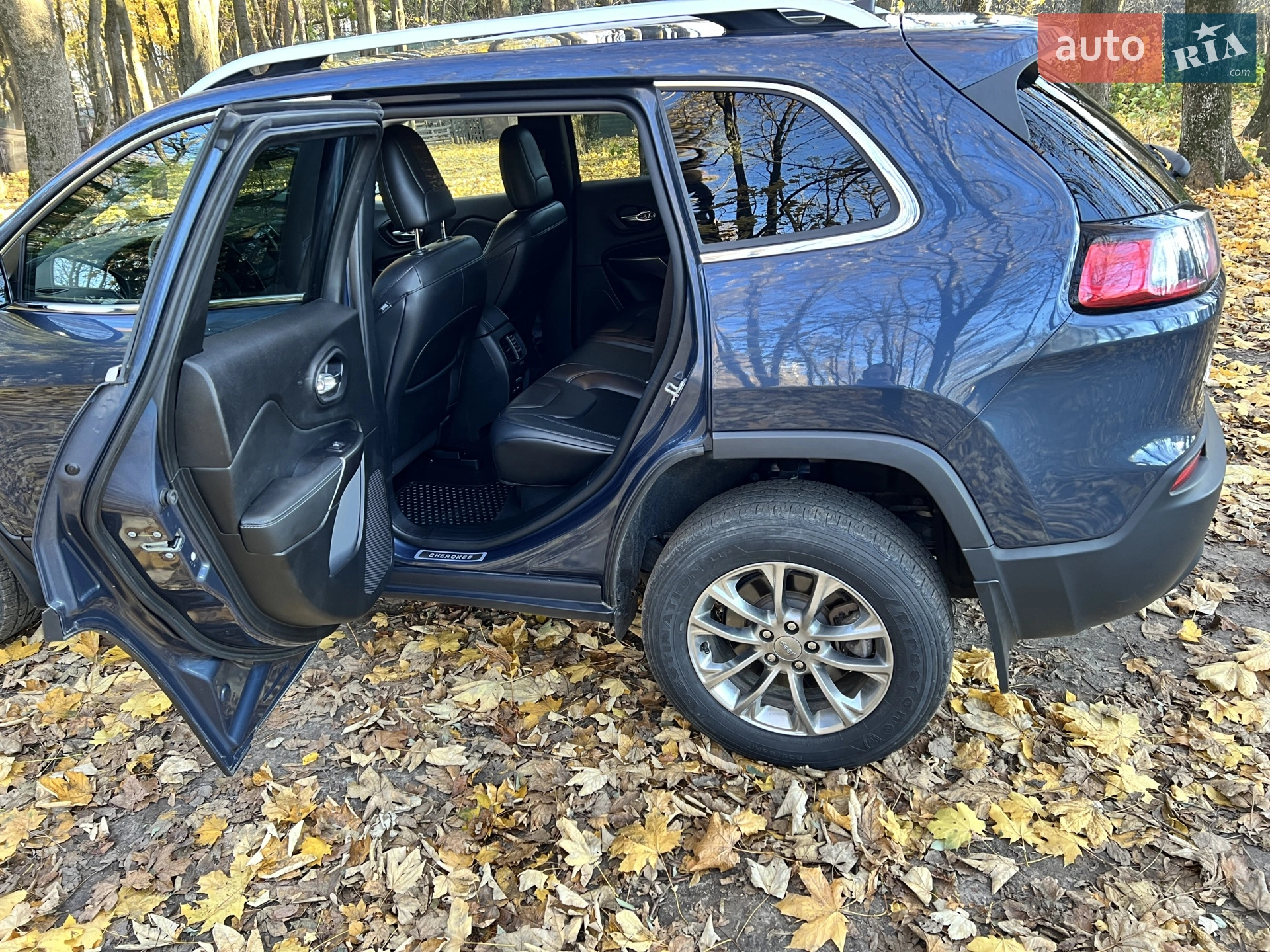 2020 Jeep Cherokee - мініатюра 4