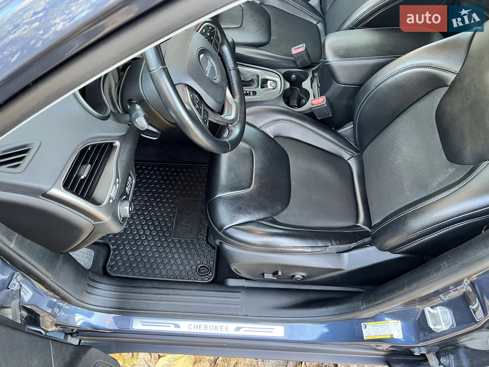 2020 Jeep Cherokee - мініатюра 12