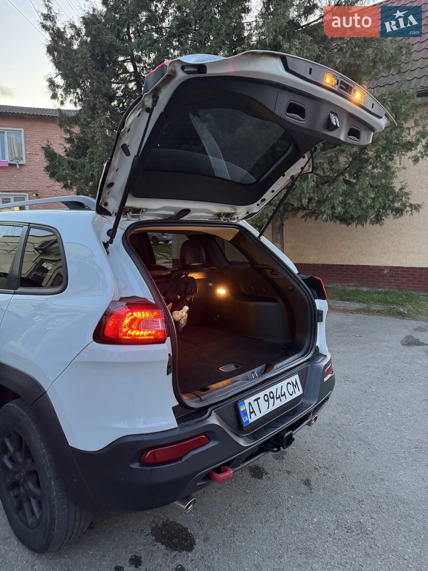 Jeep Cherokee 2014 VIN 1C4PJMBSXEW189679 фото оголошення 6 з 41