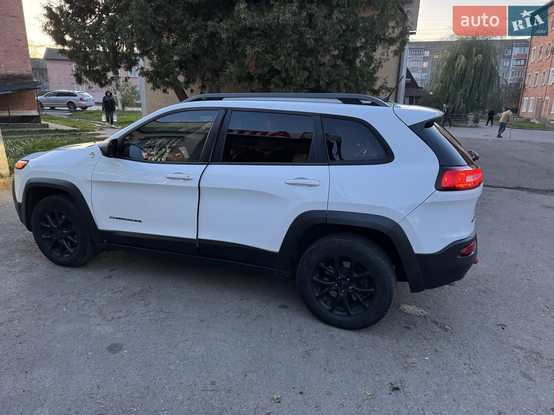 Jeep Cherokee 2014 VIN 1C4PJMBSXEW189679 фото оголошення 13 з 41