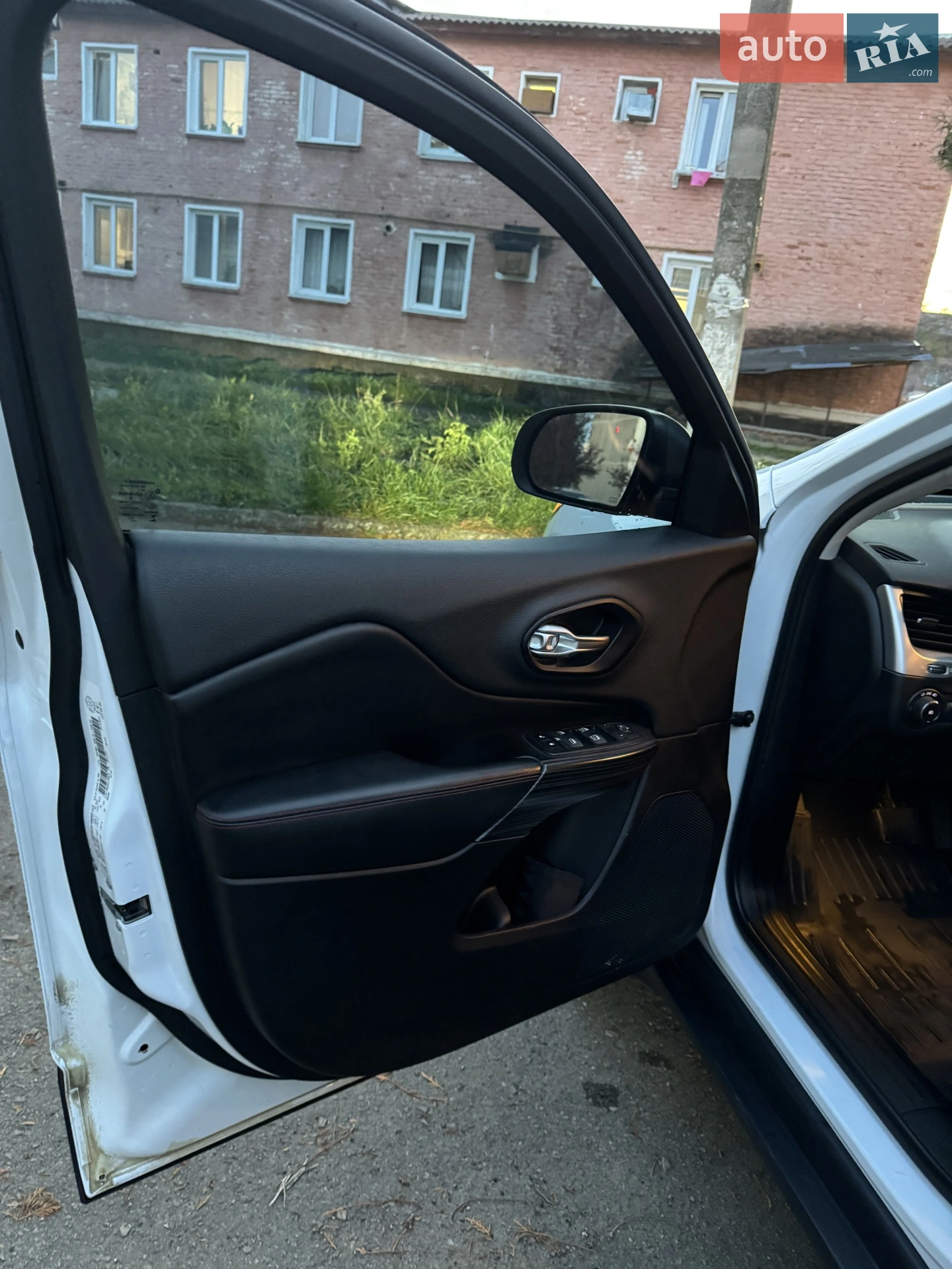 Jeep Cherokee 2014 VIN 1C4PJMBSXEW189679 фото оголошення 17 з 41