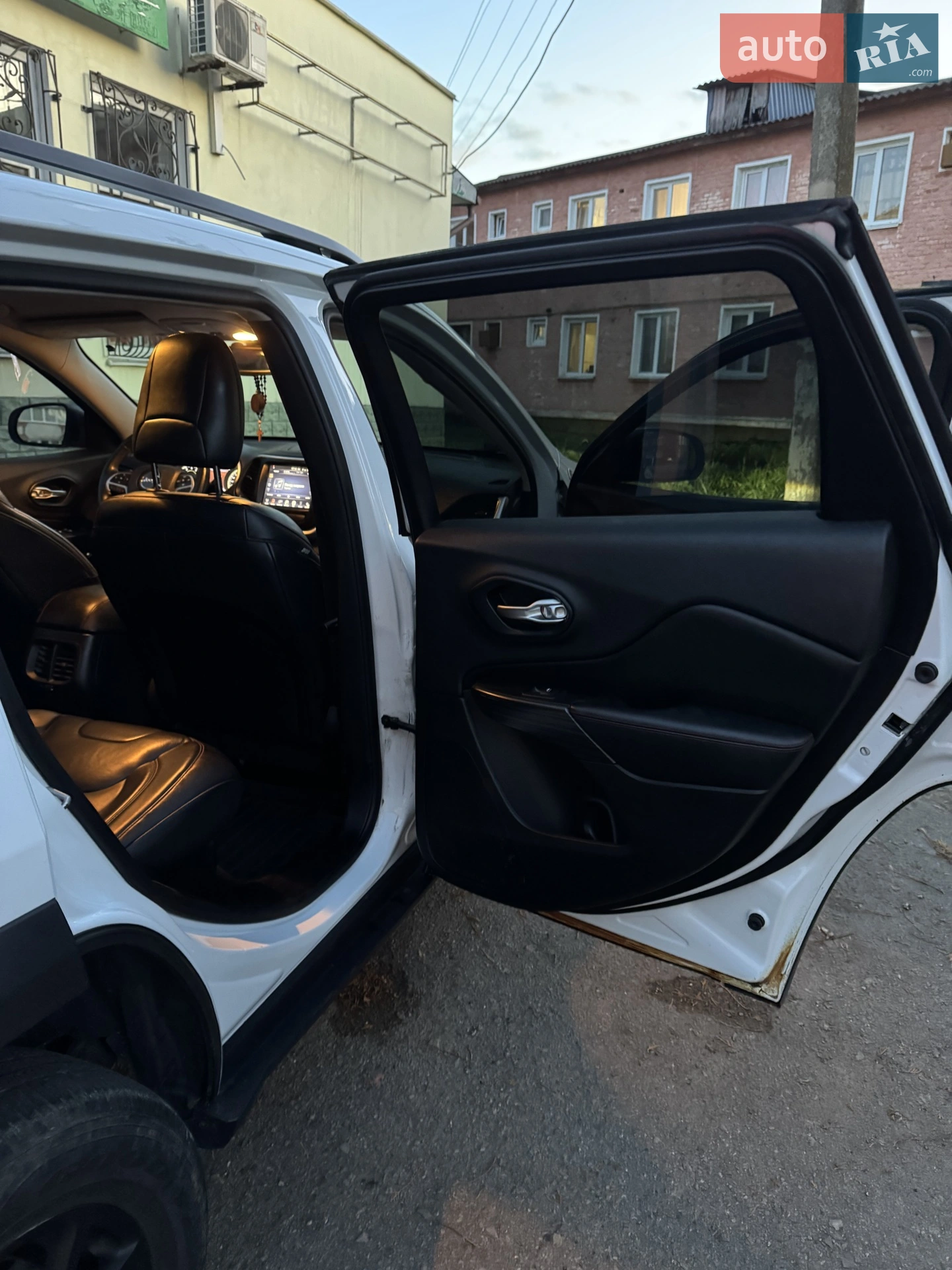 Jeep Cherokee 2014 VIN 1C4PJMBSXEW189679 фото оголошення 27 з 41