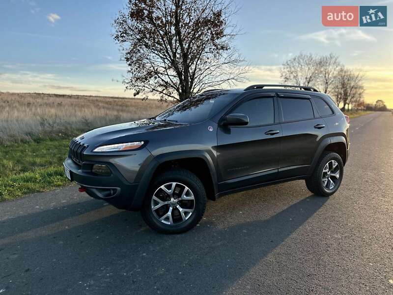 Внедорожник / Кроссовер Jeep Cherokee 2014 в Мукачево