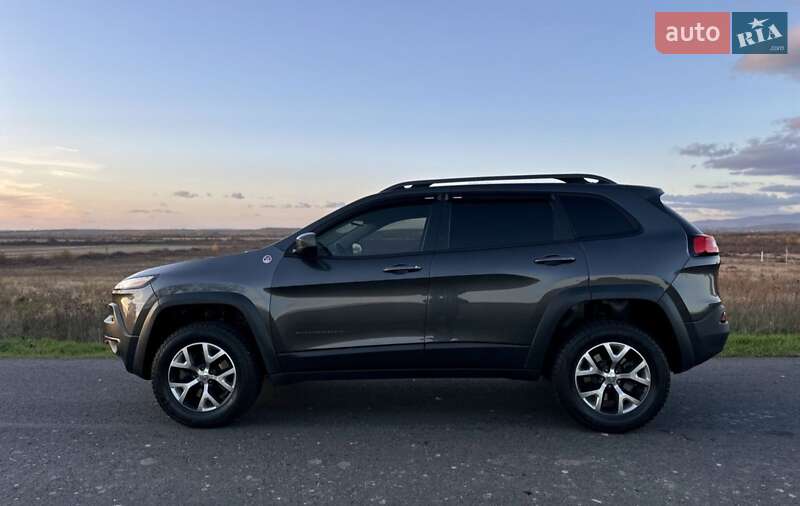 Внедорожник / Кроссовер Jeep Cherokee 2014 в Мукачево
