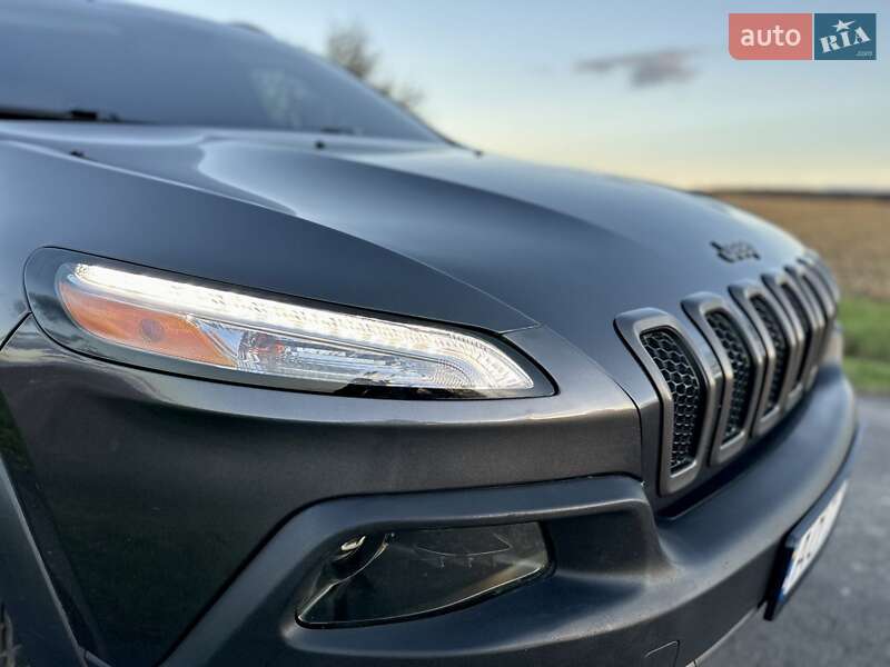 Внедорожник / Кроссовер Jeep Cherokee 2014 в Мукачево