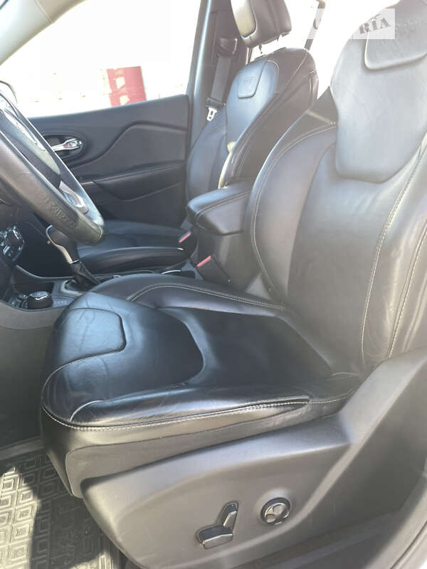 Внедорожник / Кроссовер Jeep Cherokee 2015 в Киеве фото 24 Внедорожник / Кроссовер Jeep Cherokee 2015 в Киеве