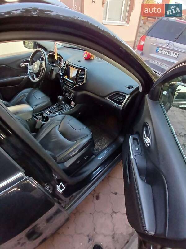 Внедорожник / Кроссовер Jeep Cherokee 2019 в Павлограде фото 5 Внедорожник / Кроссовер Jeep Cherokee 2019 в Павлограде