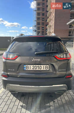 Позашляховик / Кросовер Jeep Cherokee 2021 в 
