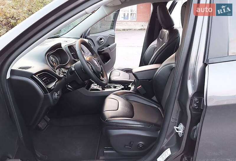 Позашляховик / Кросовер Jeep Cherokee 2019 в Києві