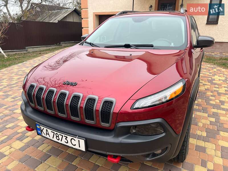 Внедорожник / Кроссовер Jeep Cherokee 2015 в Киеве