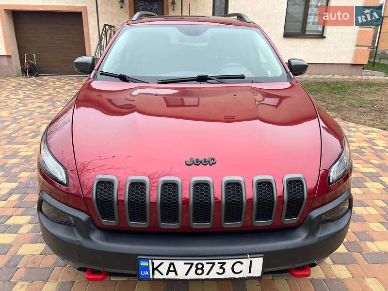 Внедорожник / Кроссовер Jeep Cherokee 2015 в Киеве