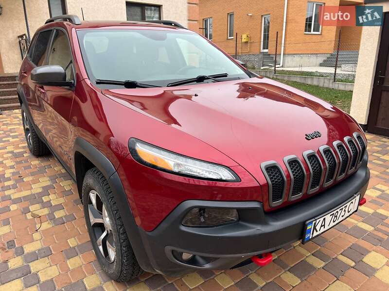 Внедорожник / Кроссовер Jeep Cherokee 2015 в Киеве