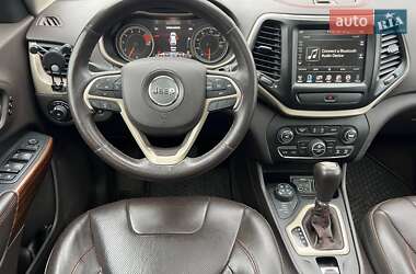 Внедорожник / Кроссовер Jeep Cherokee 2015 в 