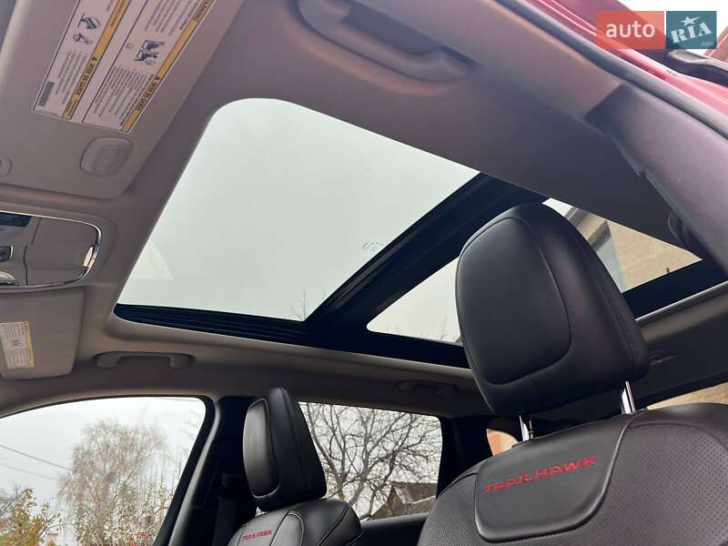 Внедорожник / Кроссовер Jeep Cherokee 2015 в Киеве