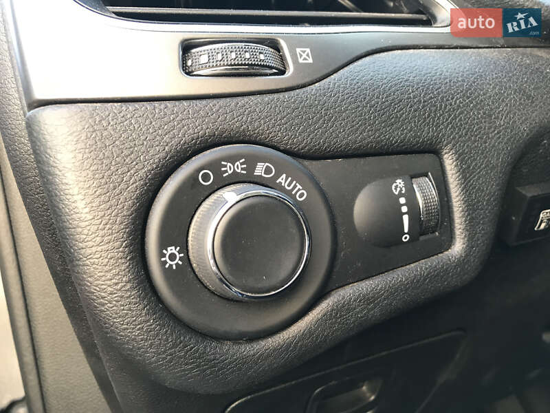 Позашляховик / Кросовер Jeep Cherokee 2019 в Києві