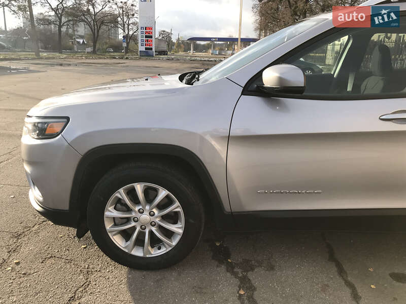 Позашляховик / Кросовер Jeep Cherokee 2019 в Києві