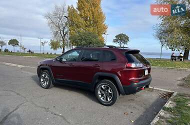 Внедорожник / Кроссовер Jeep Cherokee 2019 в 