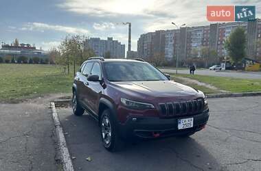 Внедорожник / Кроссовер Jeep Cherokee 2019 в 