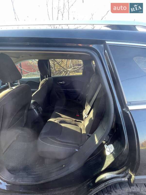 Внедорожник / Кроссовер Jeep Cherokee 2016 в Черкассах фото 7 Внедорожник / Кроссовер Jeep Cherokee 2016 в Черкассах