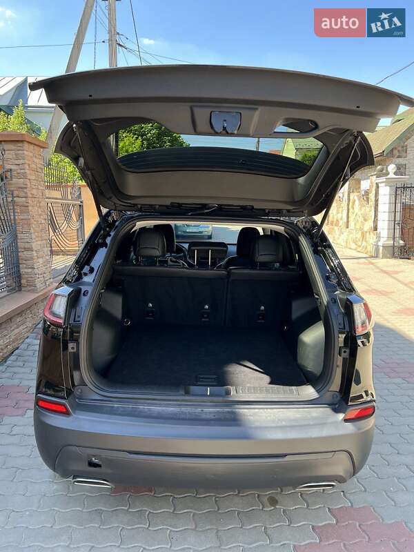 Внедорожник / Кроссовер Jeep Cherokee 2018 в Черновцах