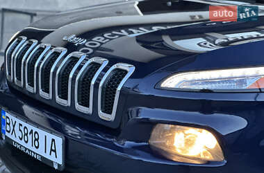 Внедорожник / Кроссовер Jeep Cherokee 2014 в Каменец-Подольском