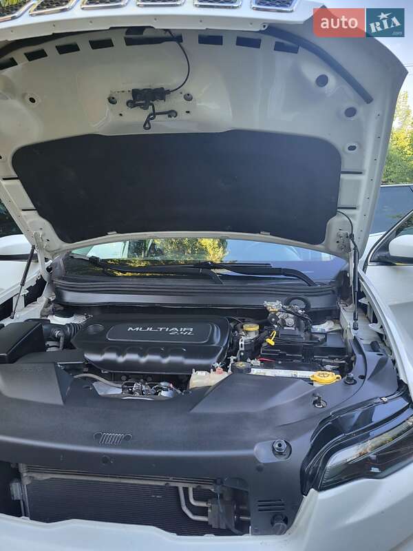 Внедорожник / Кроссовер Jeep Cherokee 2018 в Харькове