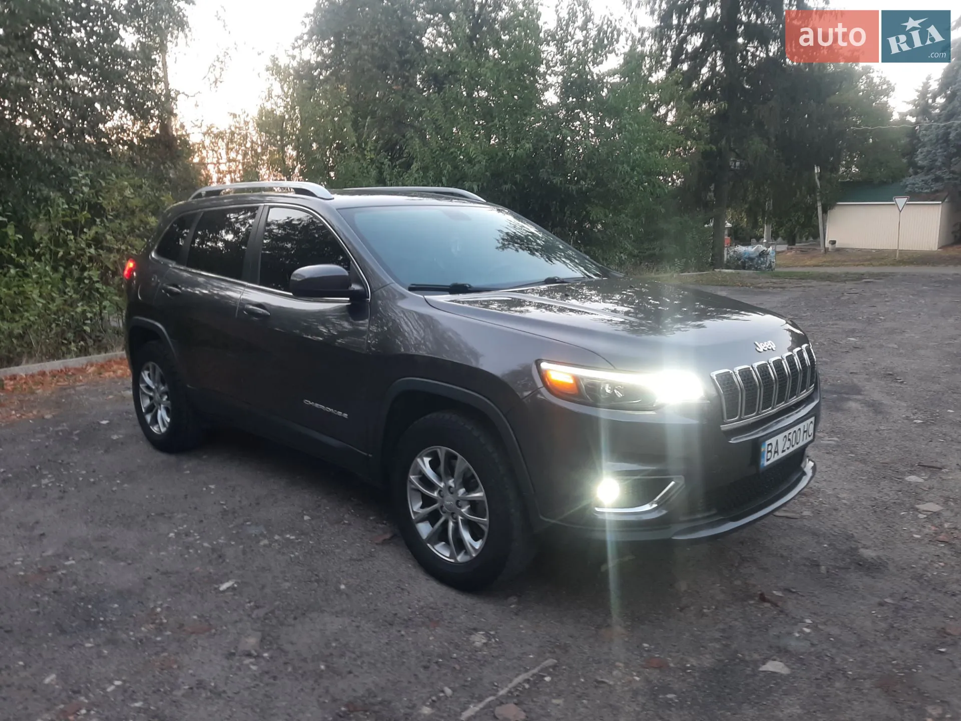 2018 Jeep Cherokee - мініатюра 3