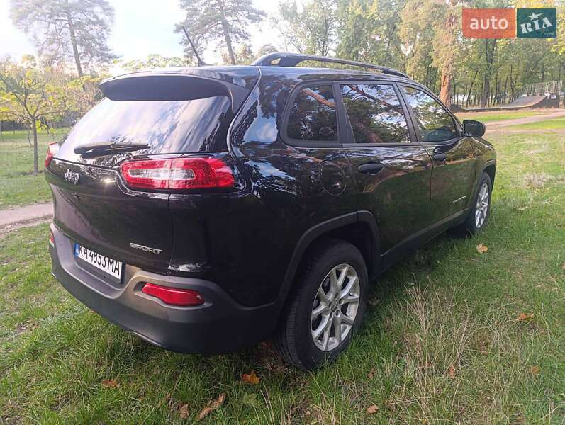Внедорожник / Кроссовер Jeep Cherokee 2015 в Киеве