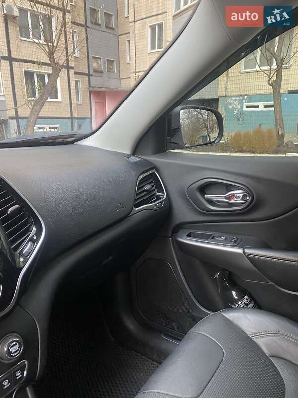 Позашляховик / Кросовер Jeep Cherokee 2020 в Кривому Розі