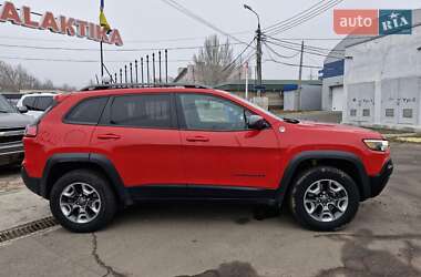 Внедорожник / Кроссовер Jeep Cherokee 2018 в Николаеве