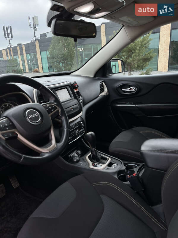 Внедорожник / Кроссовер Jeep Cherokee 2015 в Хмельницком фото 10 Внедорожник / Кроссовер Jeep Cherokee 2015 в Хмельницком