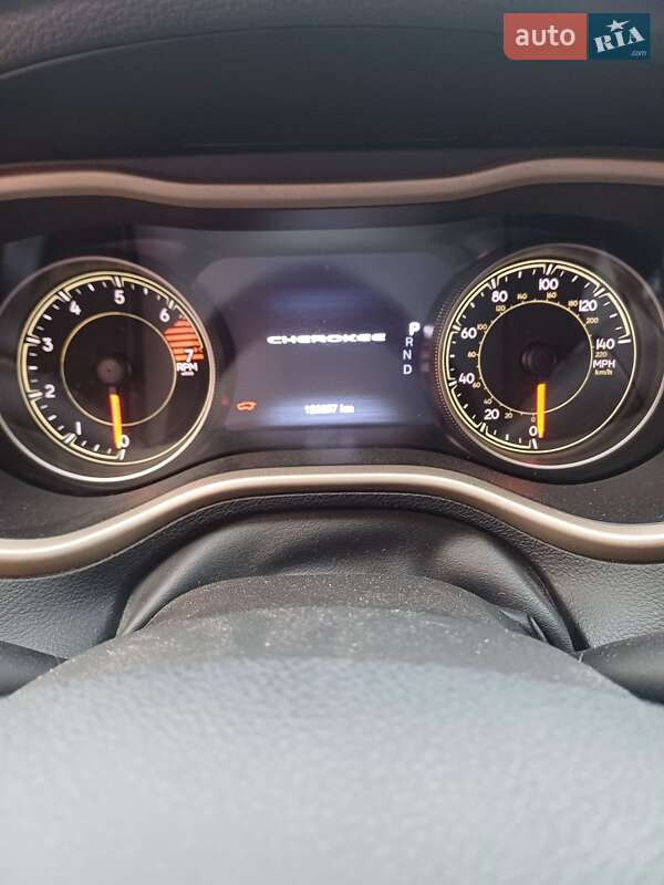 Позашляховик / Кросовер Jeep Cherokee 2017 в Володимирі