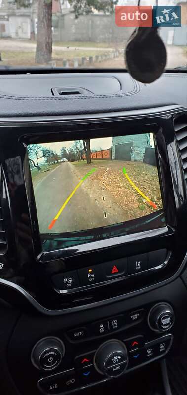 Внедорожник / Кроссовер Jeep Cherokee 2020 в Киеве