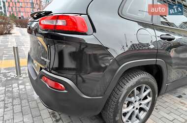 Внедорожник / Кроссовер Jeep Cherokee 2013 в Киеве