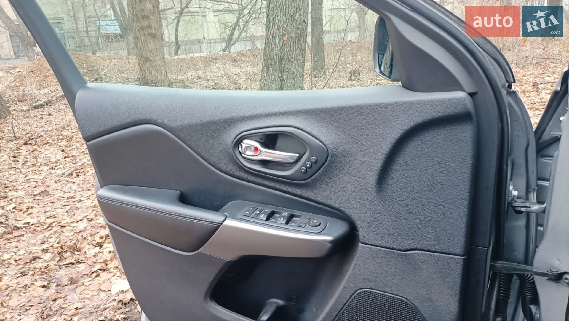 2020 Jeep Cherokee - мініатюра 8