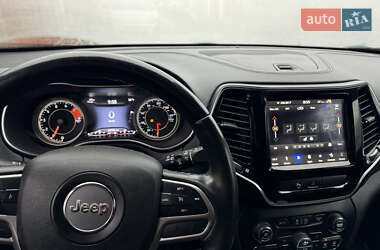 Внедорожник / Кроссовер Jeep Cherokee 2019 в 