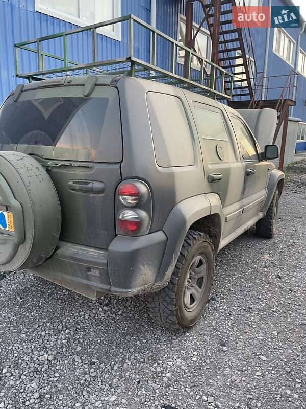 Внедорожник / Кроссовер Jeep Cherokee 2006 в Днепре