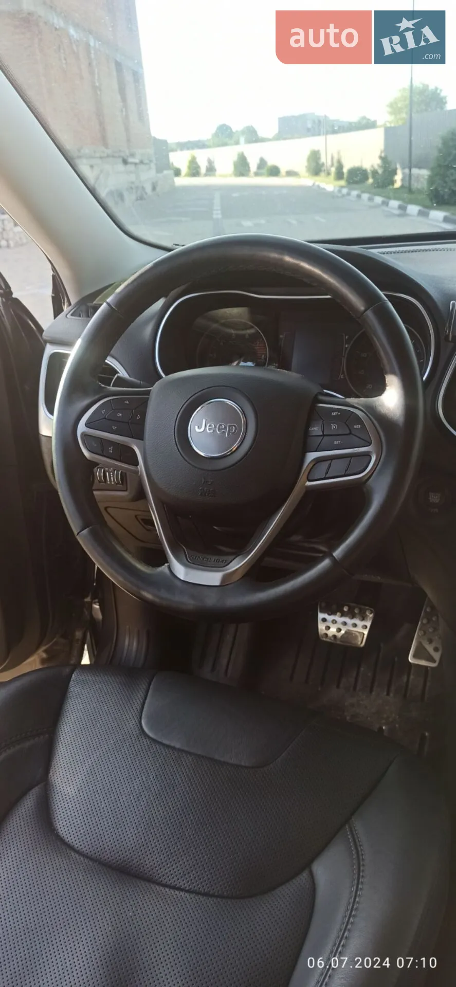2020 Jeep Cherokee - мініатюра 26