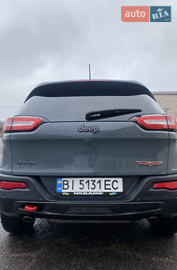 Внедорожник / Кроссовер Jeep Cherokee 2015 в Полтаве