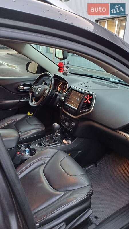 Позашляховик / Кросовер Jeep Cherokee 2016 в Києві