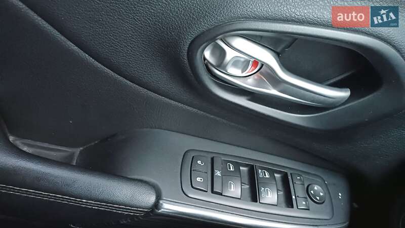 Позашляховик / Кросовер Jeep Cherokee 2016 в Києві